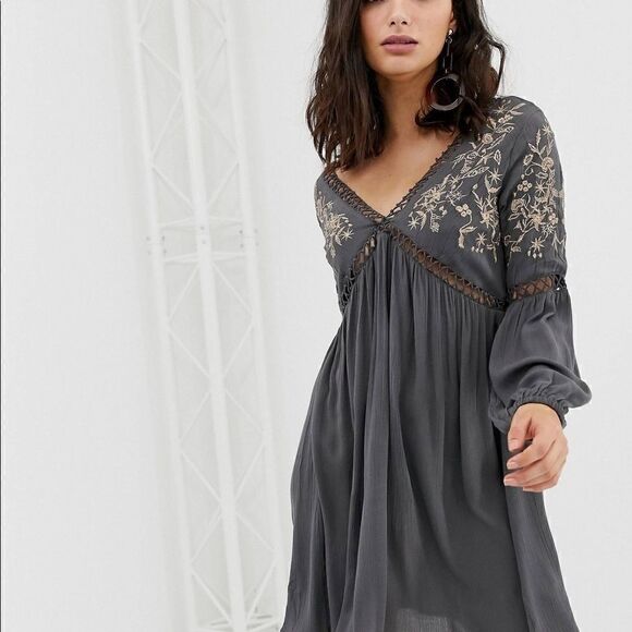 En Creme | Swing Dress With Ladder Inserts and Floral Embroidery Mini Dress | M - Picture 2 of 9